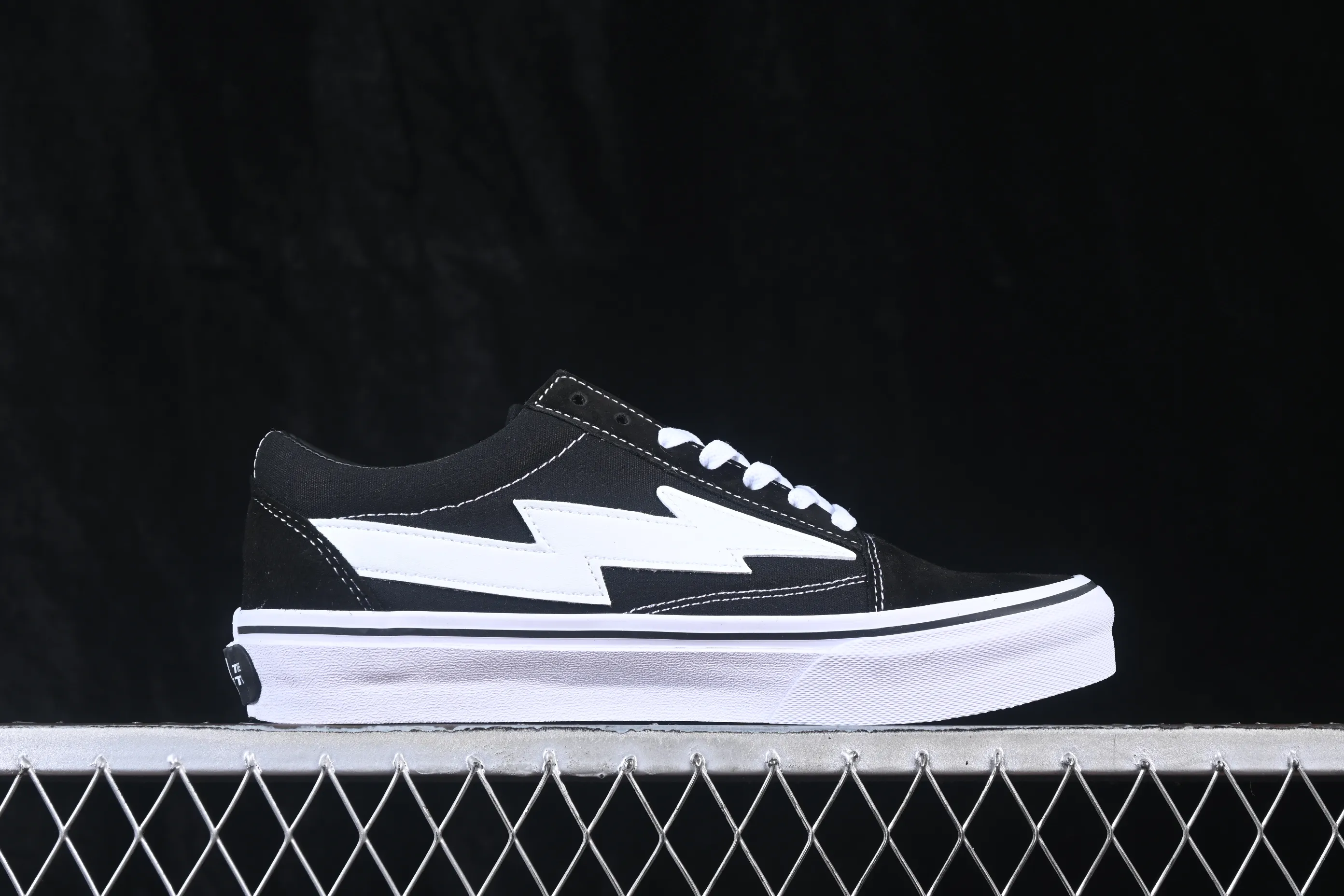 All categories Vans Vans series Vans Low Vans low-top Revenge x Storm Old Skool Lightning joint low-top casual sneakers black and white